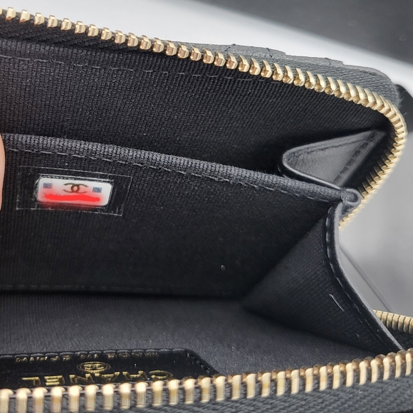 Brand new authentic Chanel Caviar Quilted Zip Card Holder wallet in cavi… - Picture 12 of 12